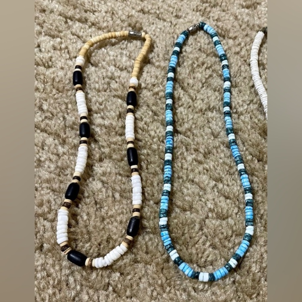 Set of 2 Shell Necklaces